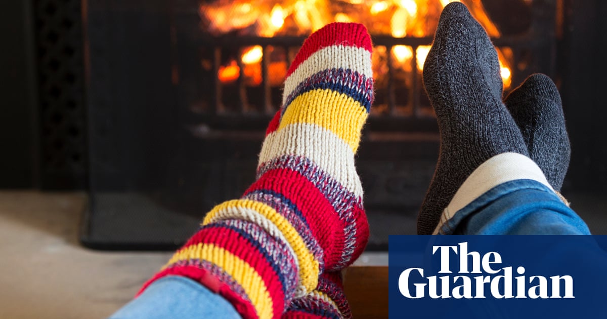 Home wood burning pollution expected to rise due to UK cost of living crisis | Air pollution | The Guardian