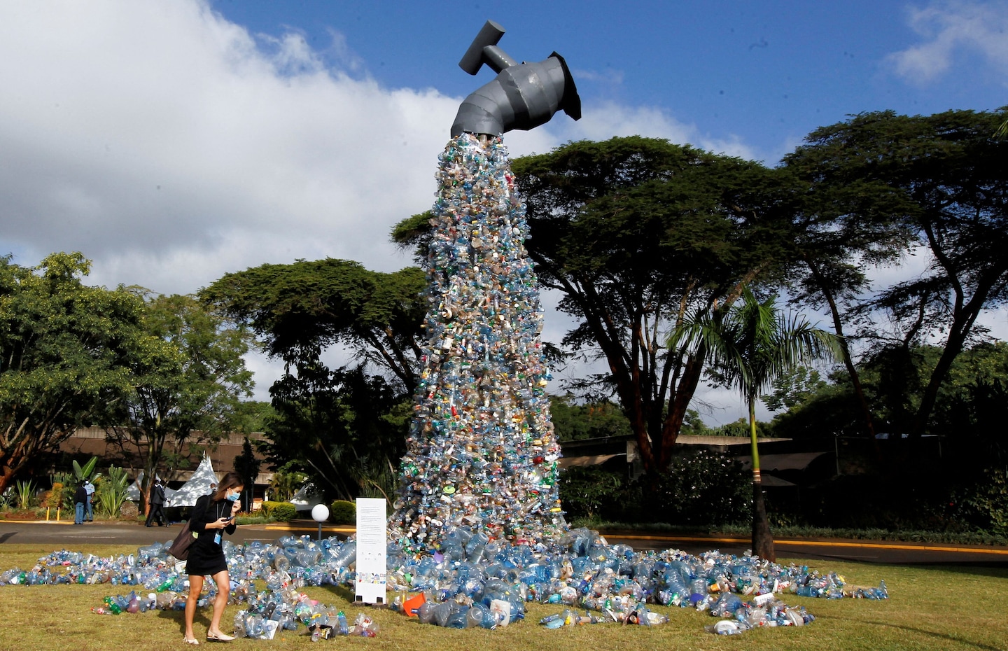 U.N. adopts historic resolution aimed at ending plastic pollution - The Washington Post